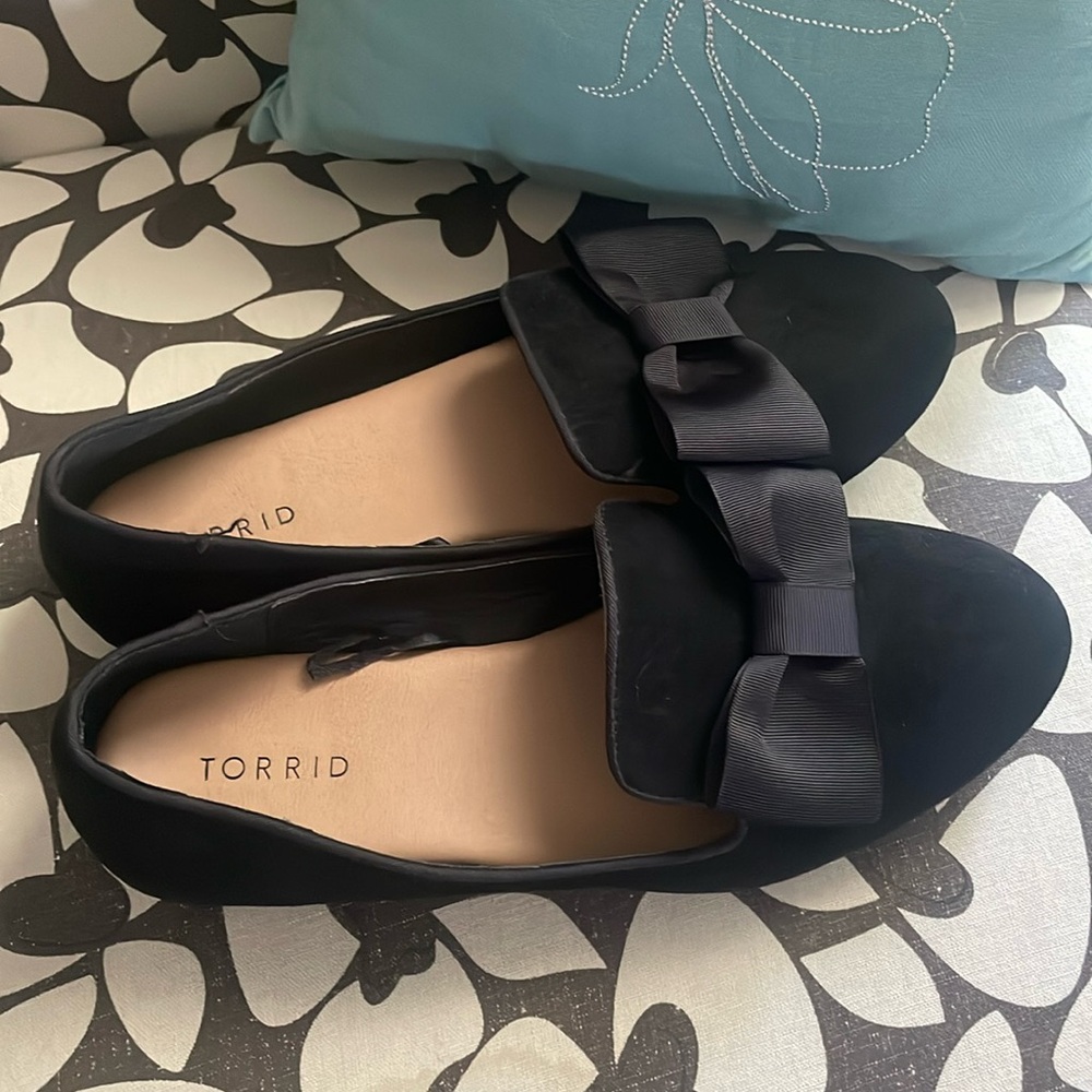 Torrid Black Faux Suede Bow Loafer Size 12W